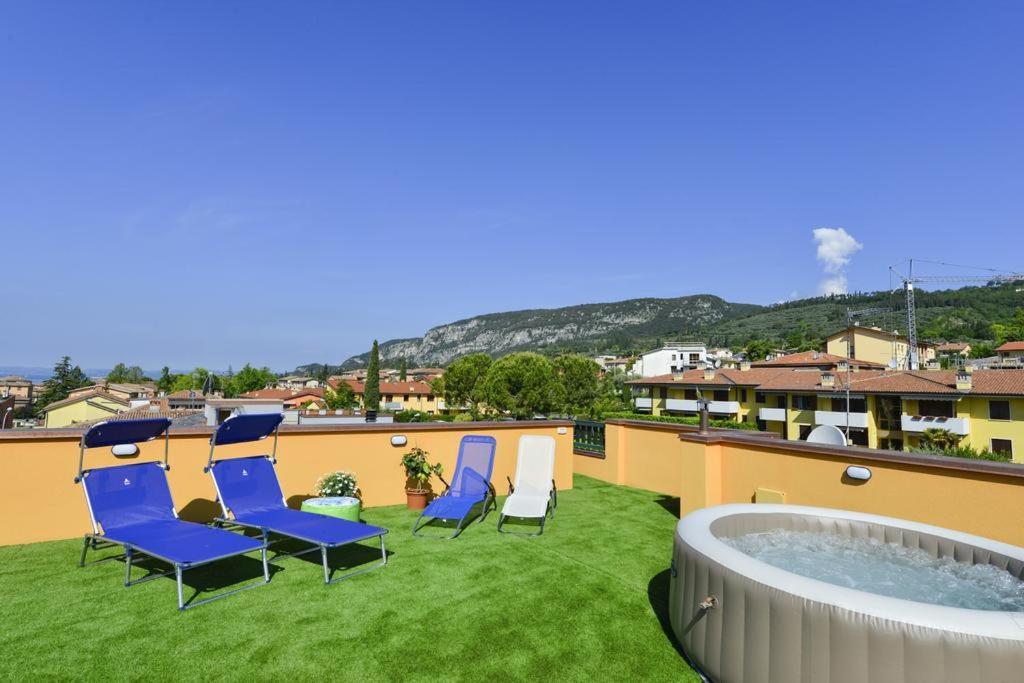 La Terrazza Sul Garda Hotel Bagian luar foto