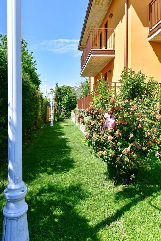 La Terrazza Sul Garda Hotel Bagian luar foto